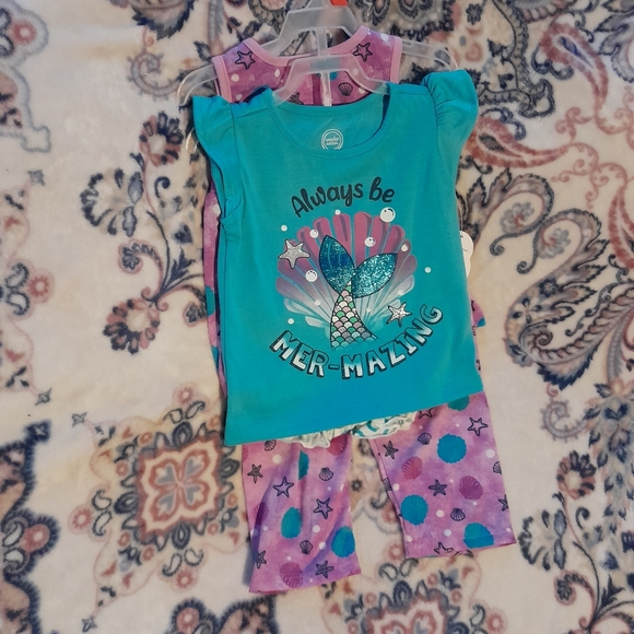 🙋‍♀️Wonder Nation Mermaid pajamas plus a second pair ofpajamas. - Picture 1 of 4
